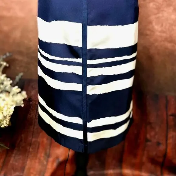 W by Worth Wavy Stripe 100% Silk Twill Slim Skirt Navy/White size 10